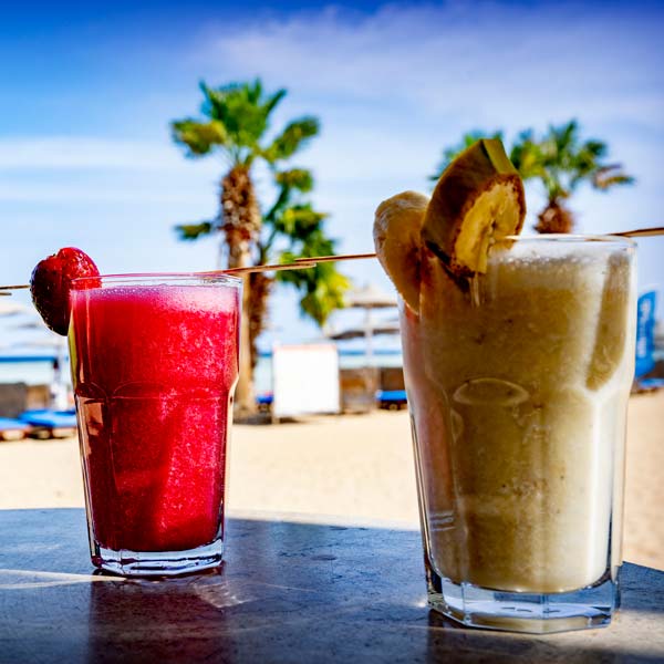 bar sulla spiaggia mar rosso